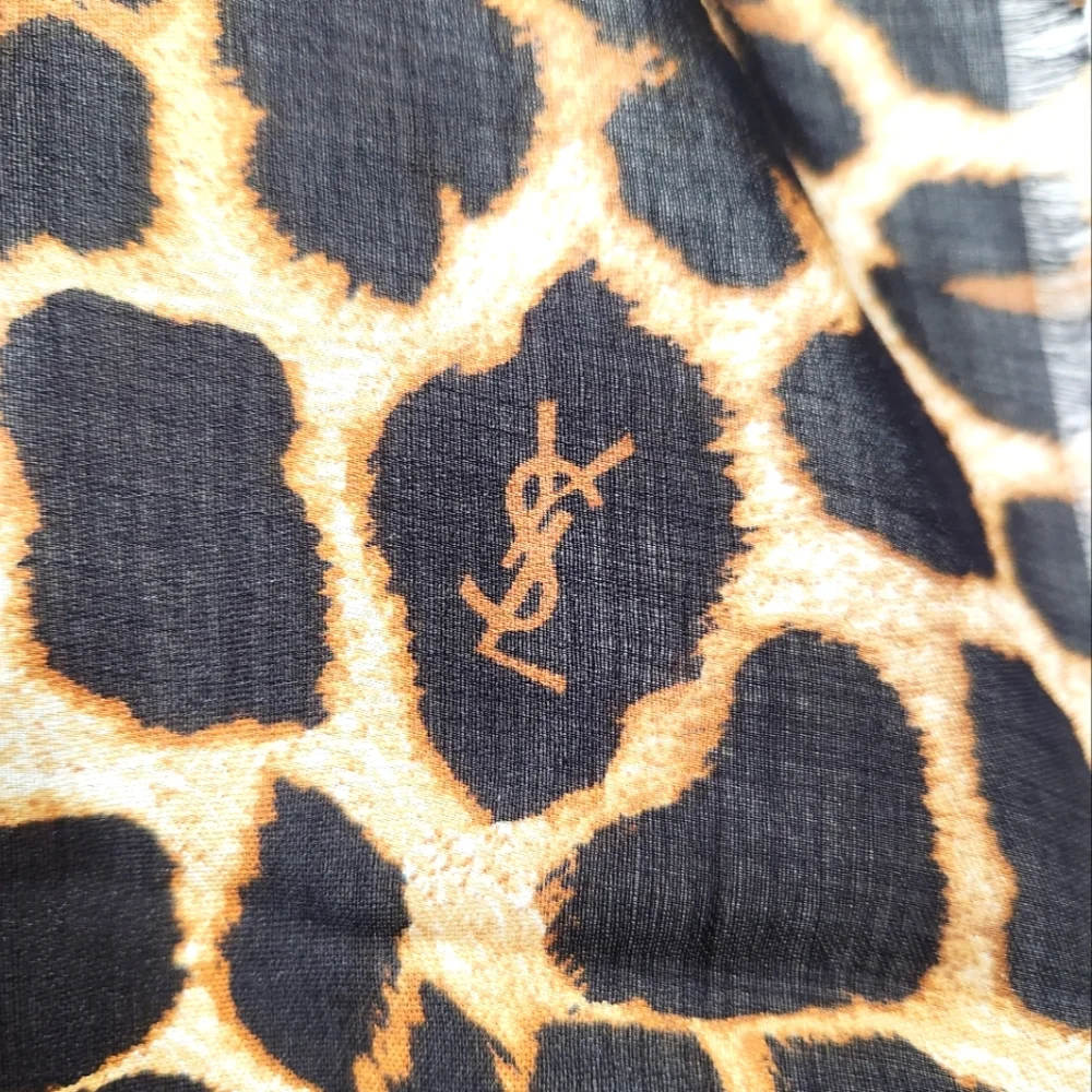 Saint Laurent Leopard Print Scarf - Picture 4 of 6